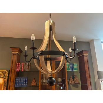 Lampadario in legno