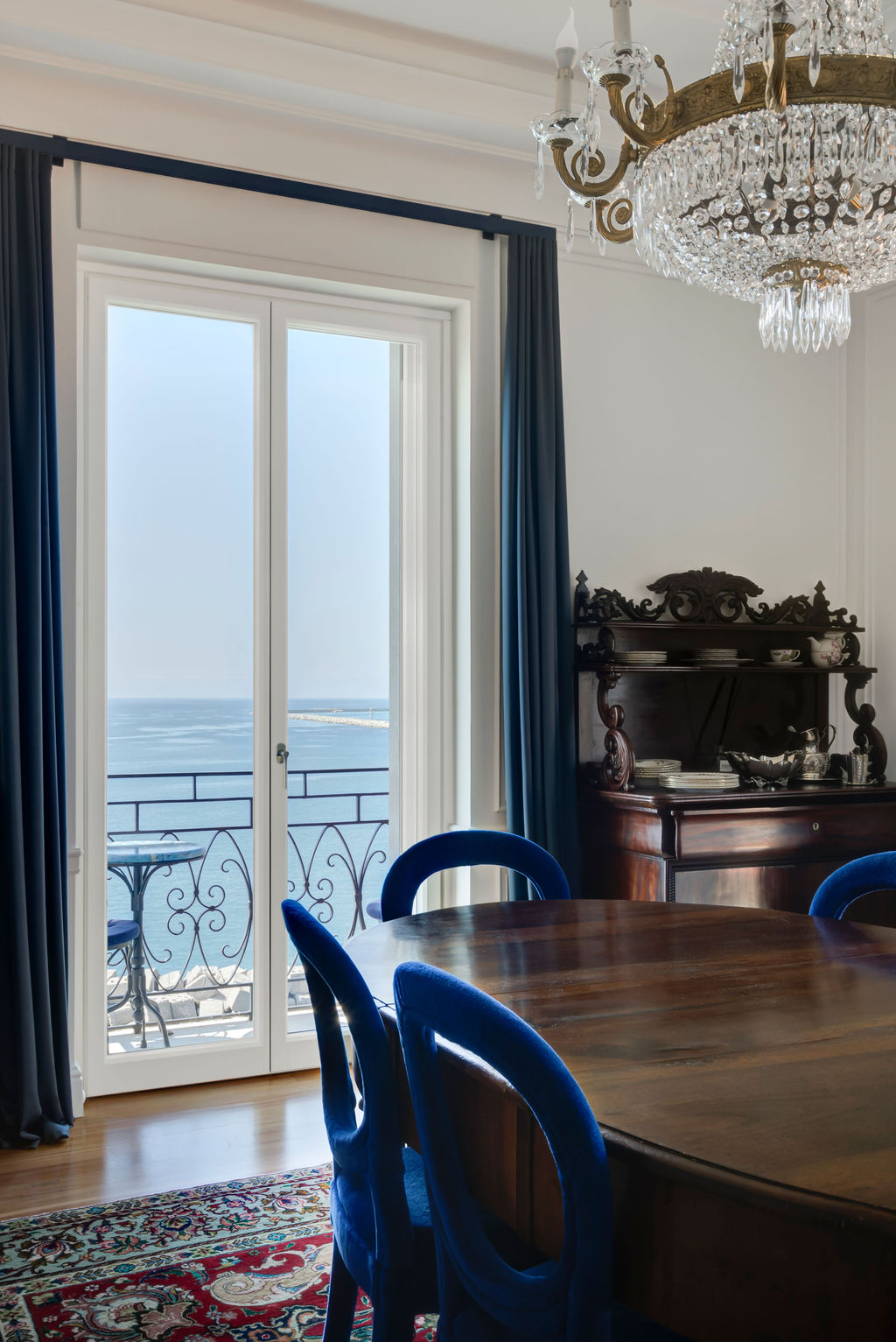 come arredare casa classico contemporaneo