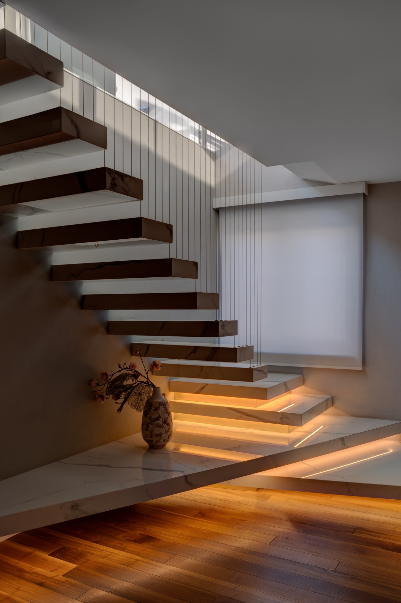 scala interna su misura di collegamento con la zona giorno open-space